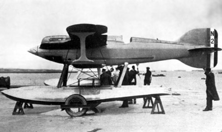 gloster_4-4.jpg, 30K