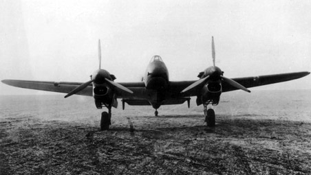 gloster_f9-37-3.jpg, 30K