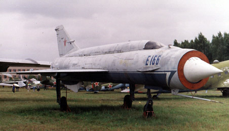 mig_e-152m-4.jpg, 29K