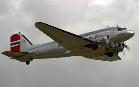douglas_dc-3-15.jpg, 27K