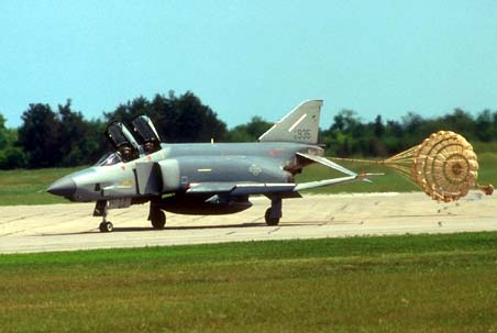 mcdonnel_phantom-16.jpg, 25K